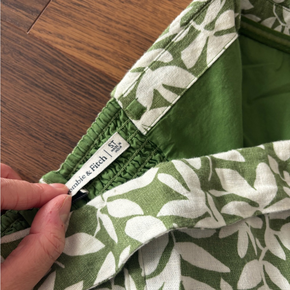 Abercrombie & Fitch Green and White Leaf Print Dress - Picture 4 of 4